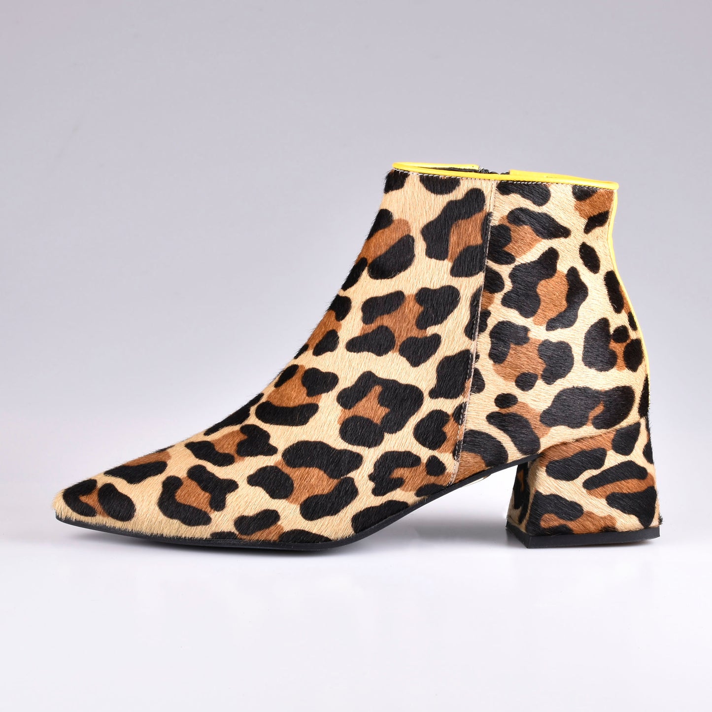 botin tacon bajo leopardo