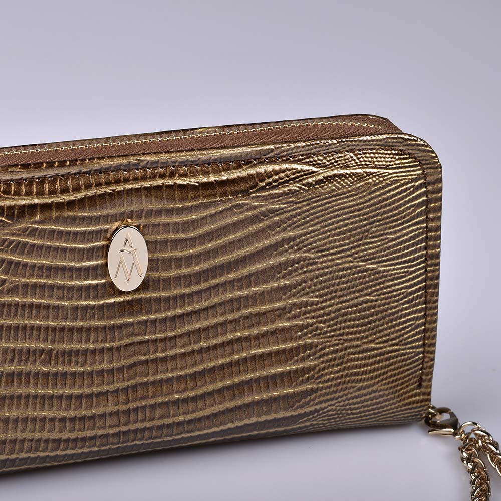 Cartera con adorno