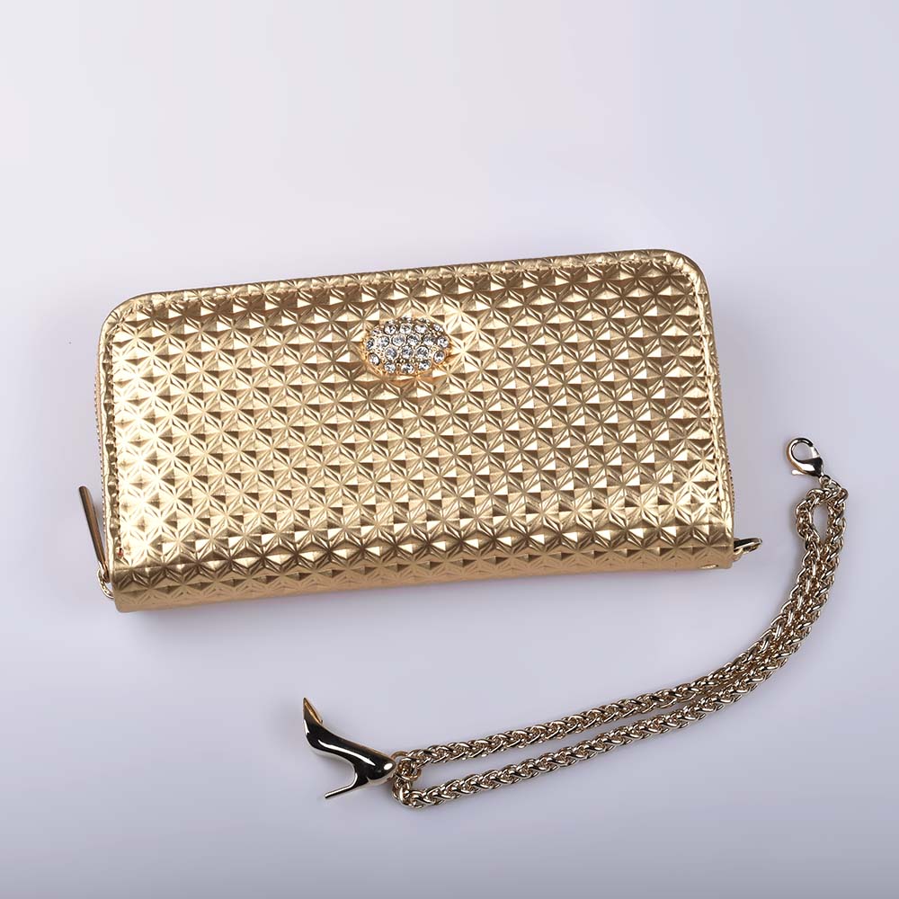 cartera con adorno