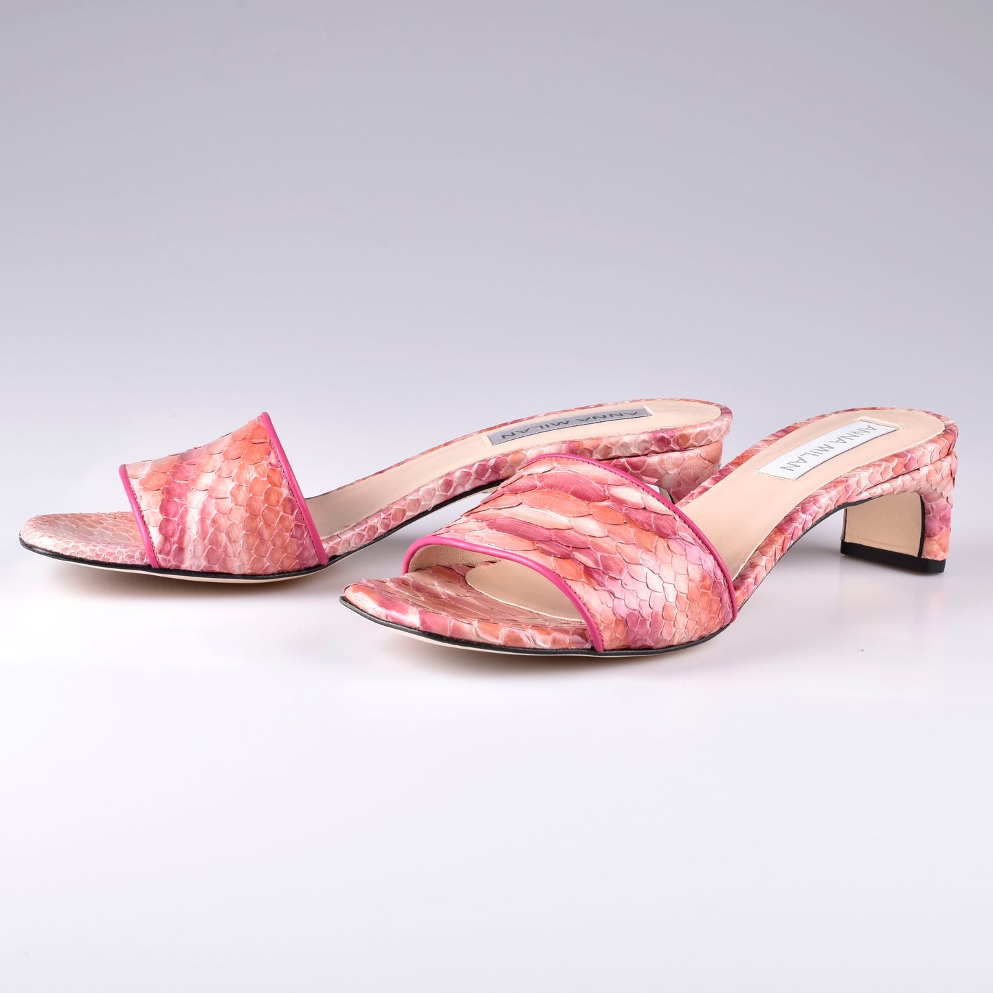 Sandali rosa con tacco basso