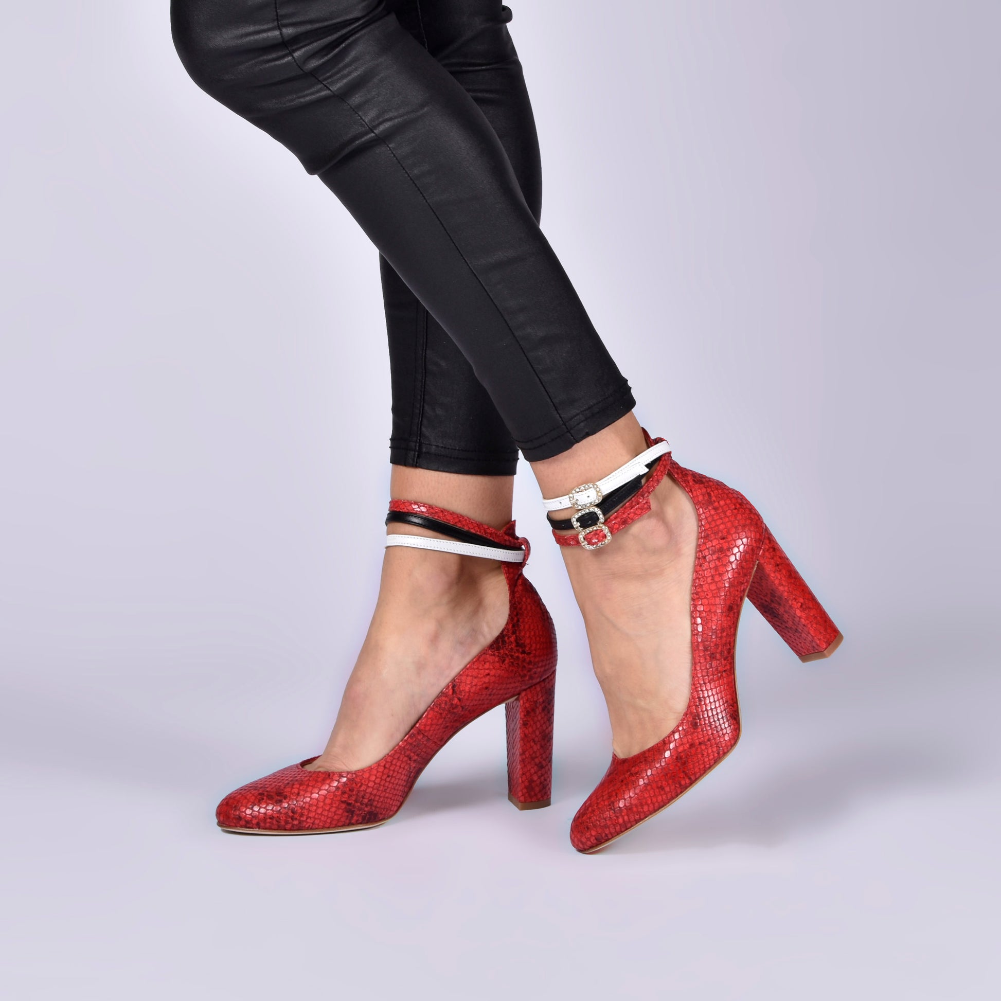 zapatos salon piel serpiente