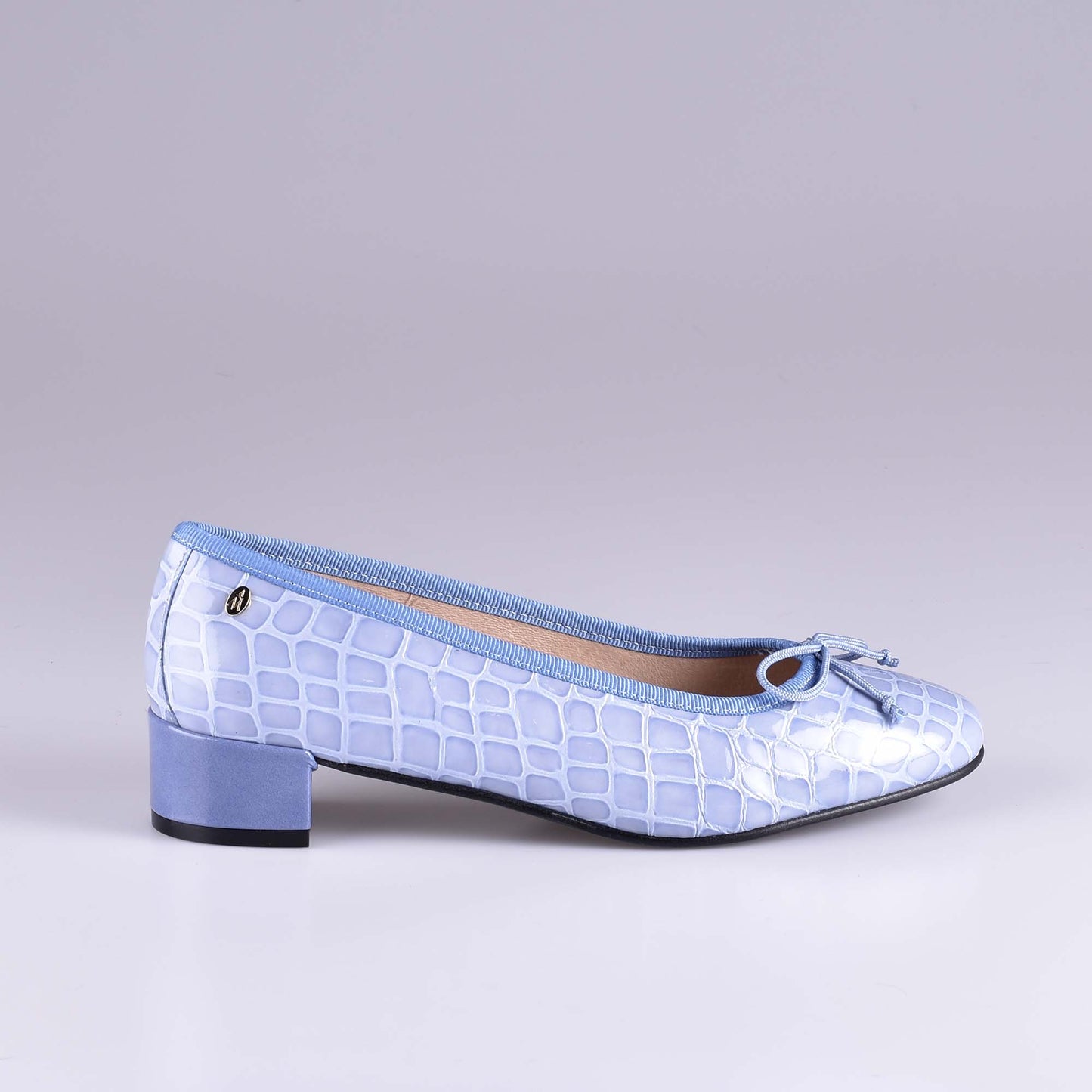 zapatos piel grabada mujer