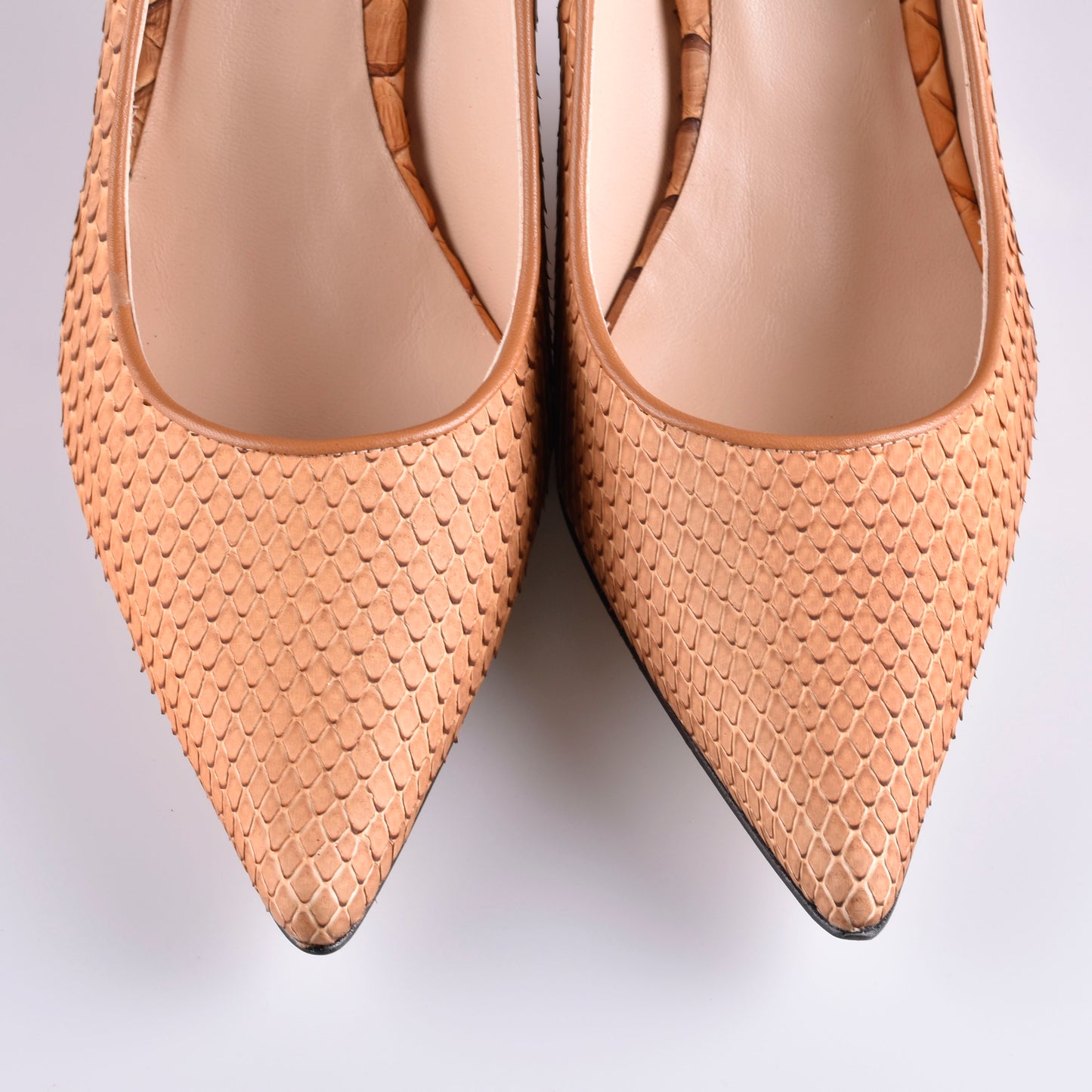 Zapatos mujer salón marón claro para oficina