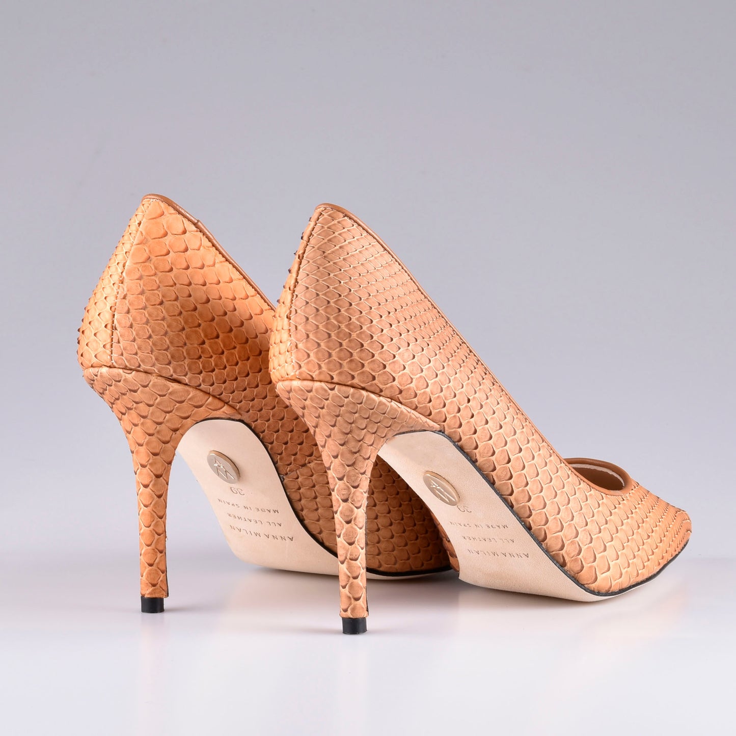 zapatos marrón pitón claro de moda