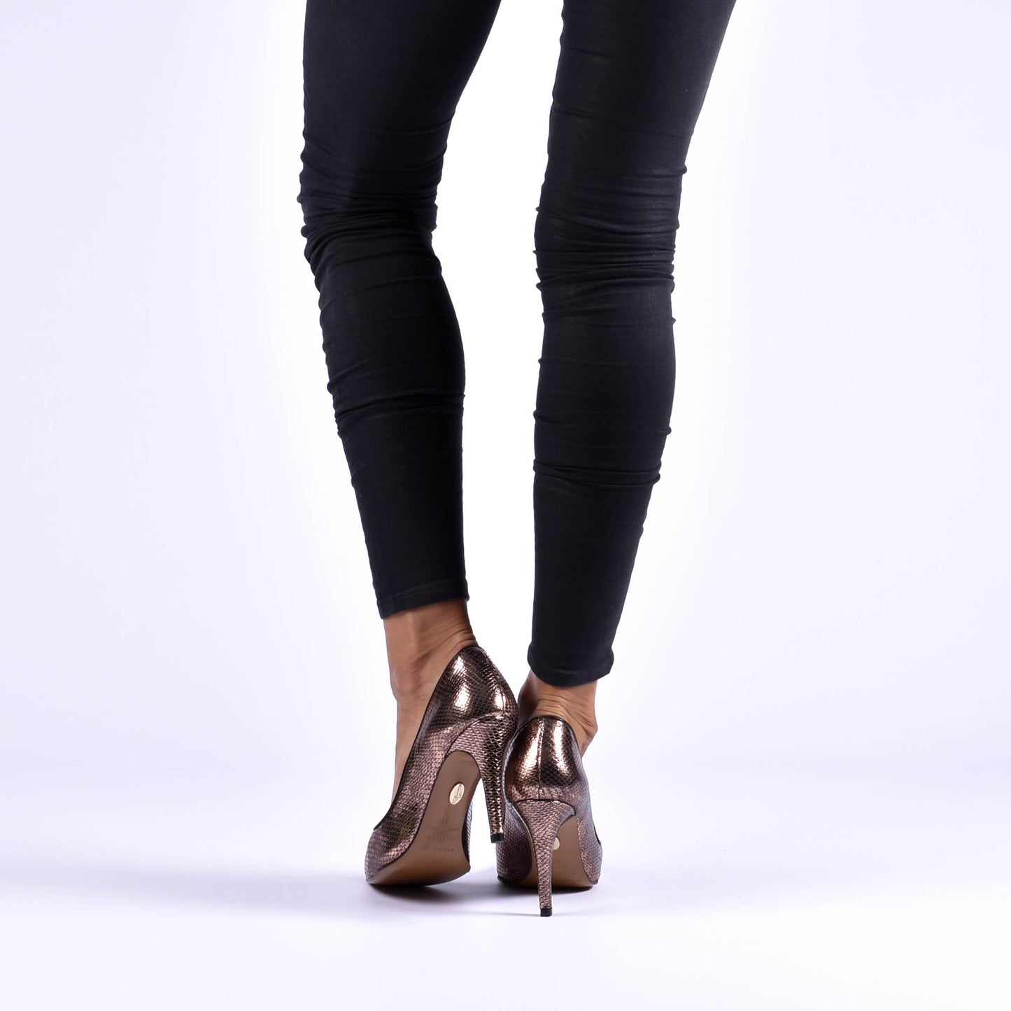 zapatos mujer tacon alto color oro