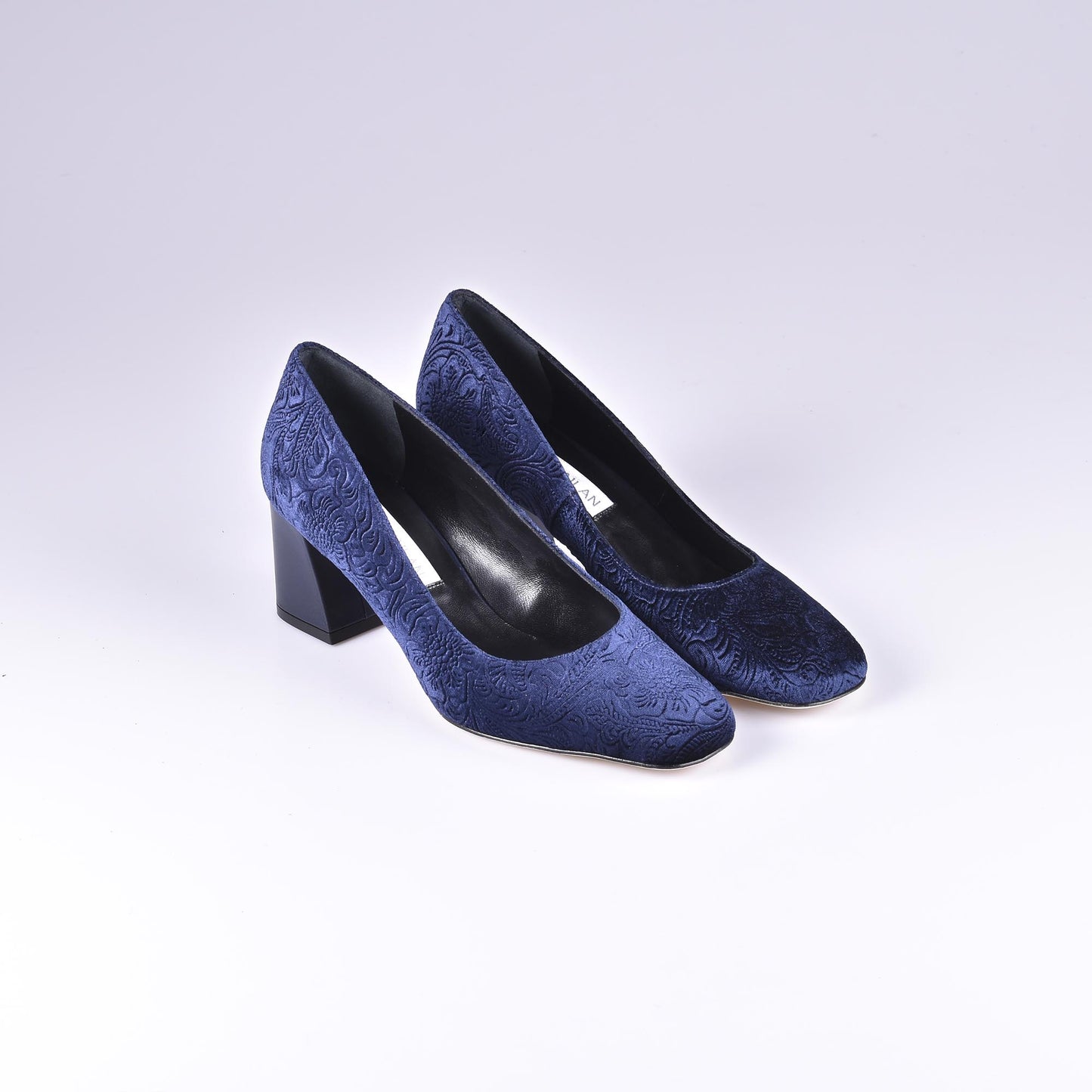 zapatos piel grabada