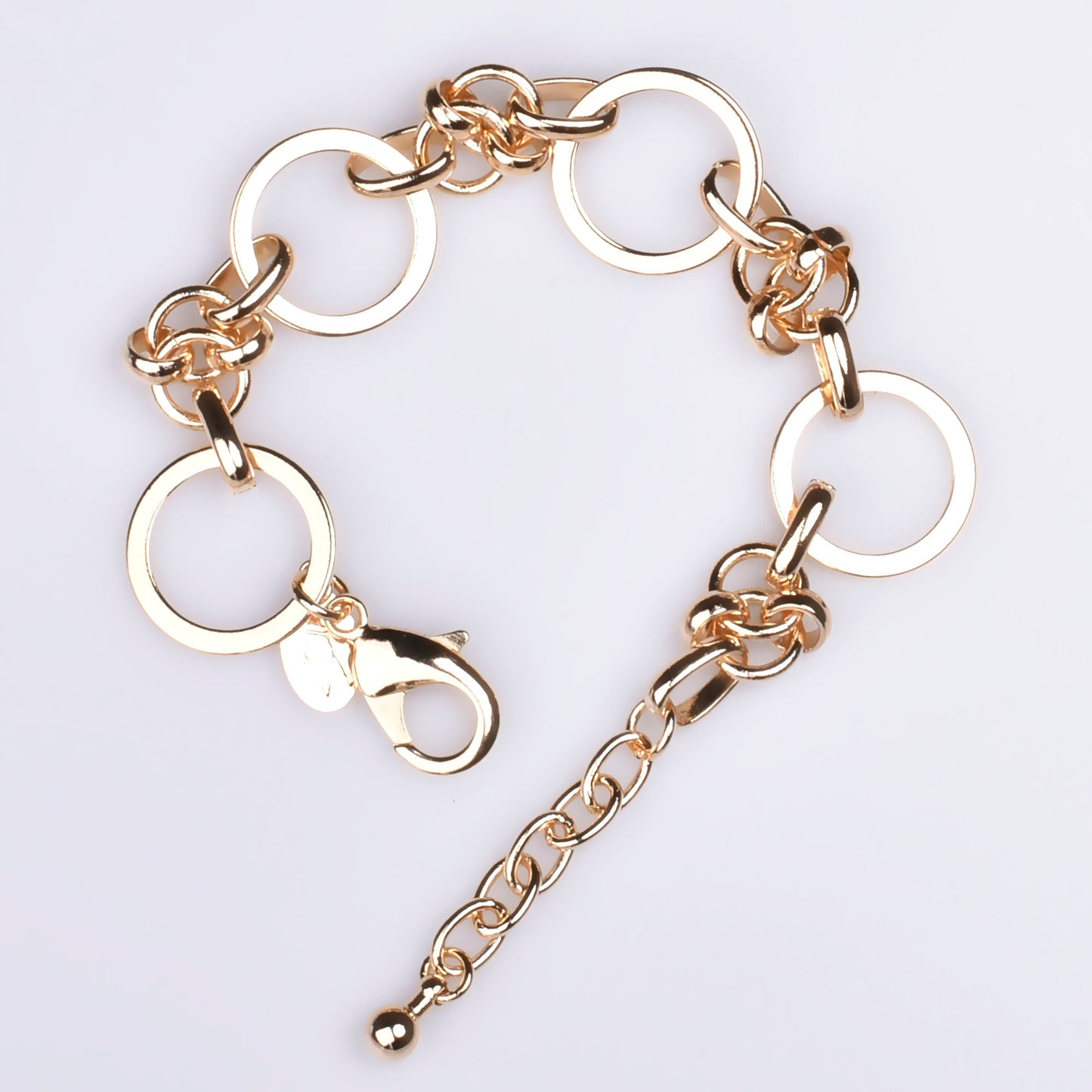 Pulsera de mujer con aros